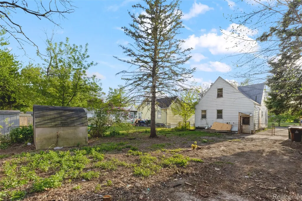 3713 Lowcroft Avenue Lansing City MI 48910