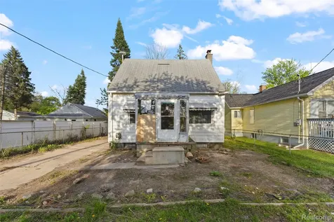 3713 Lowcroft Avenue Lansing City MI 48910