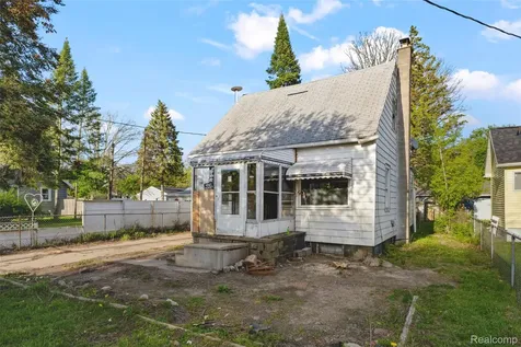 3713 Lowcroft Avenue Lansing City MI 48910