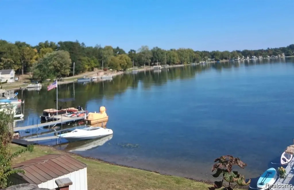 11047 Silver View Court Green Oak Township MI 48178