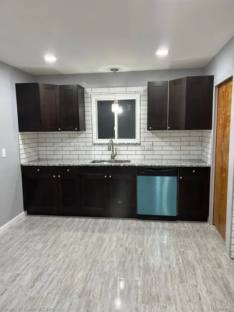 3959 Monroe Street Dearborn Heights City MI 48125