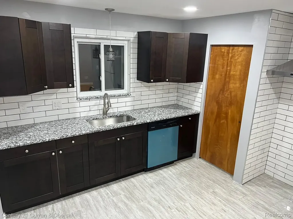 3959 Monroe Street Dearborn Heights City MI 48125