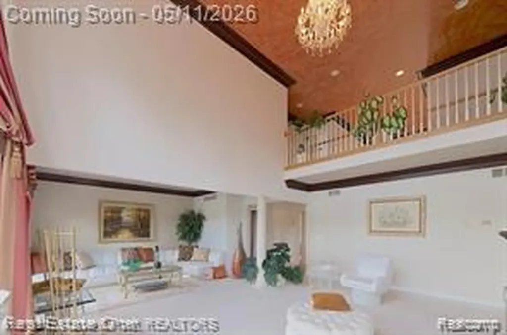 5370 Plantation Drive Commerce Charter Township MI 48382