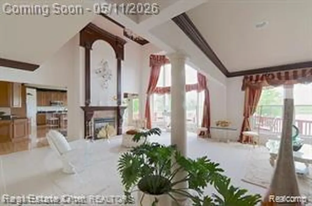 5370 Plantation Drive Commerce Charter Township MI 48382