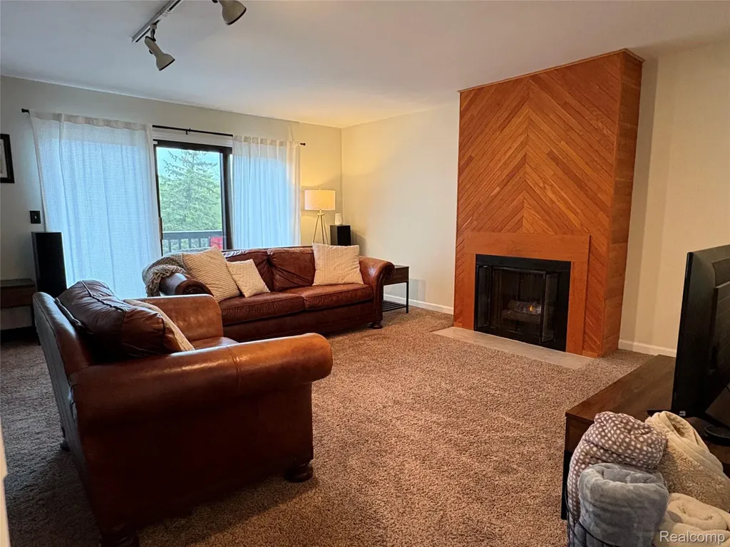 512 Victoria Square Boulevard Brighton City MI 48116
