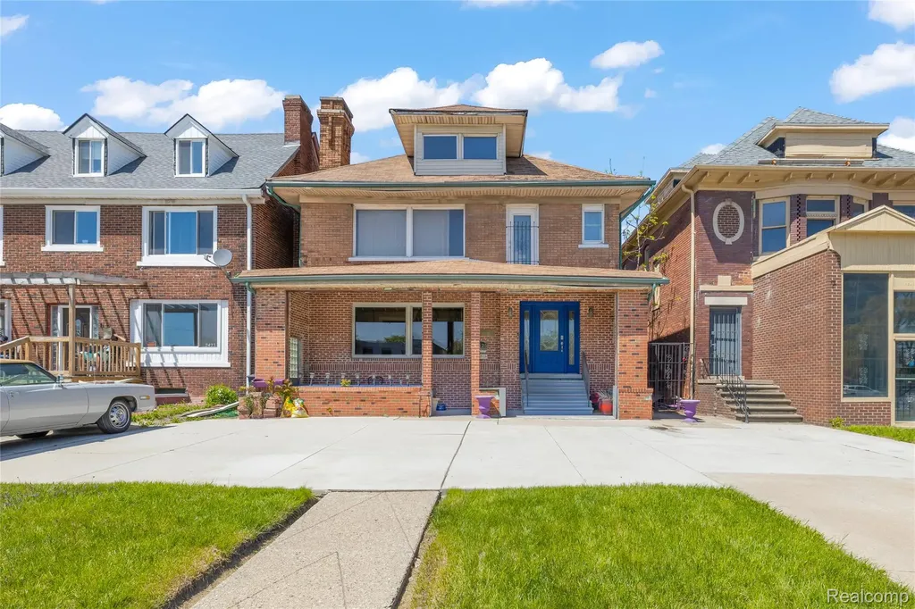 2425 W Grand Boulevard Detroit City MI 48208