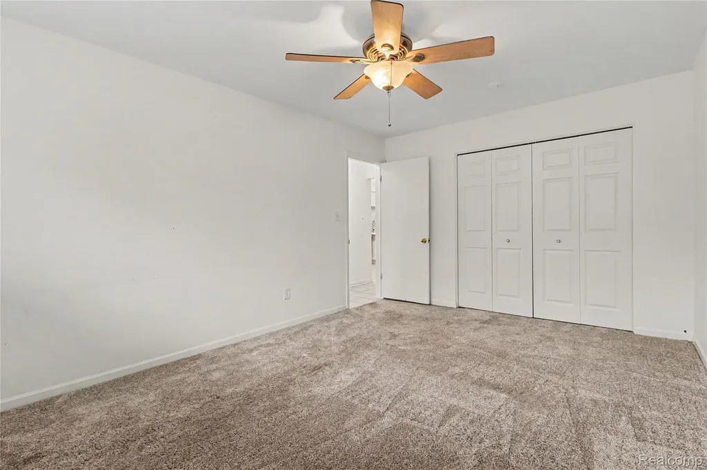 995 N Cass Lake Road Waterford Charter Township MI 48328