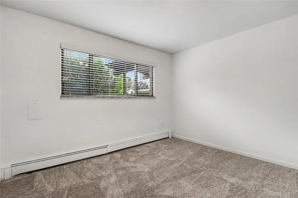 995 N Cass Lake Road Waterford Charter Township MI 48328