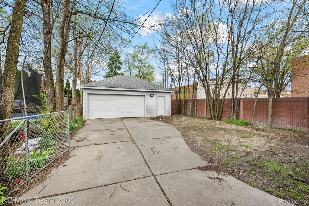 7121 Pinehurst Street Dearborn City MI 48126