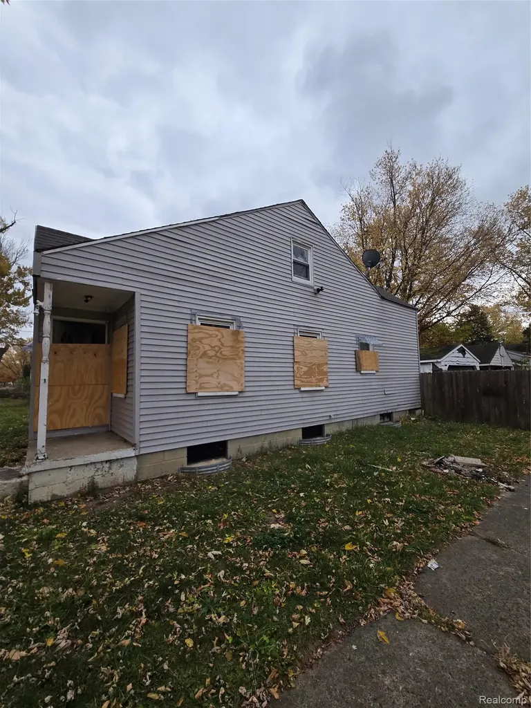 1329 Lincoln Avenue Flint City MI 48507