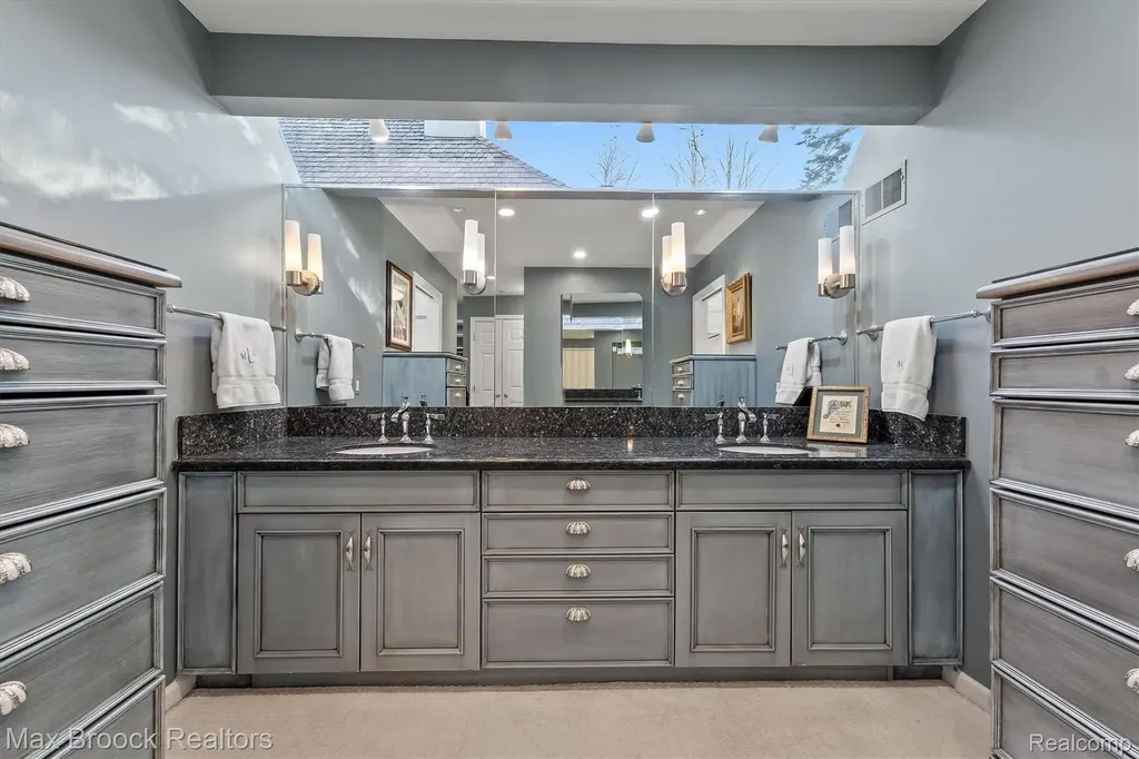 969 Bloomfield Woods Bloomfield Hills City MI 48304