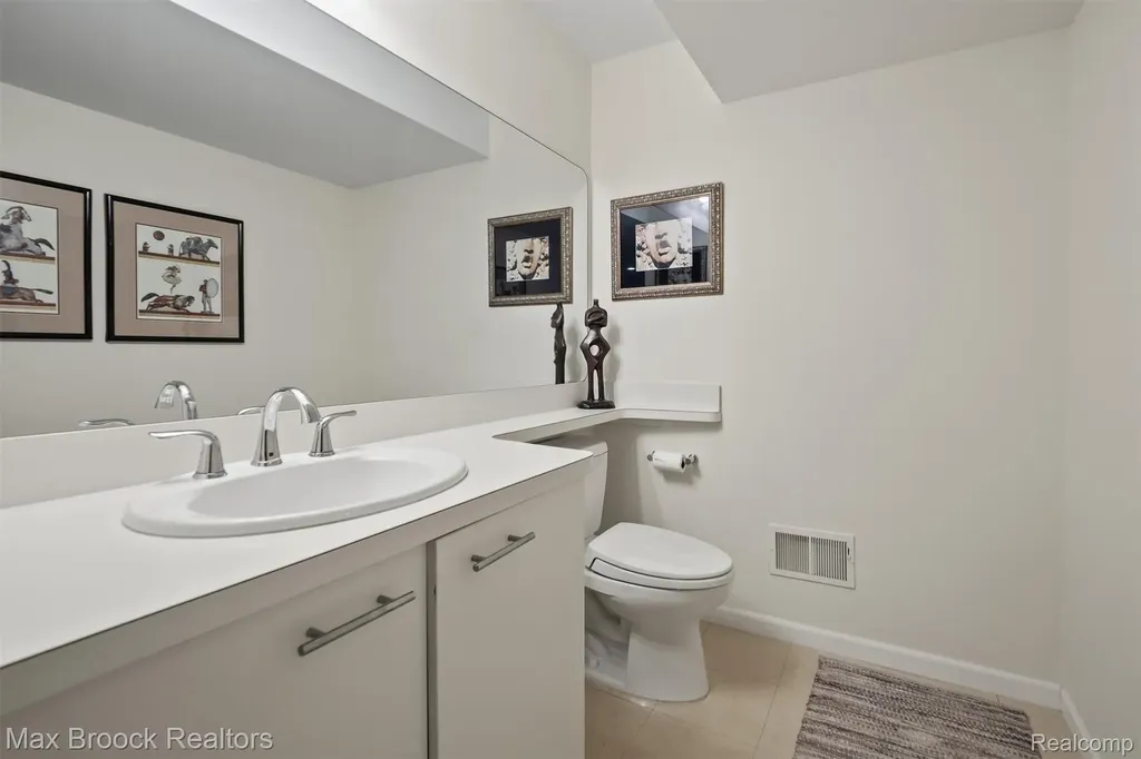 969 Bloomfield Woods Bloomfield Hills City MI 48304