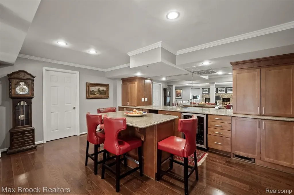 969 Bloomfield Woods Bloomfield Hills City MI 48304