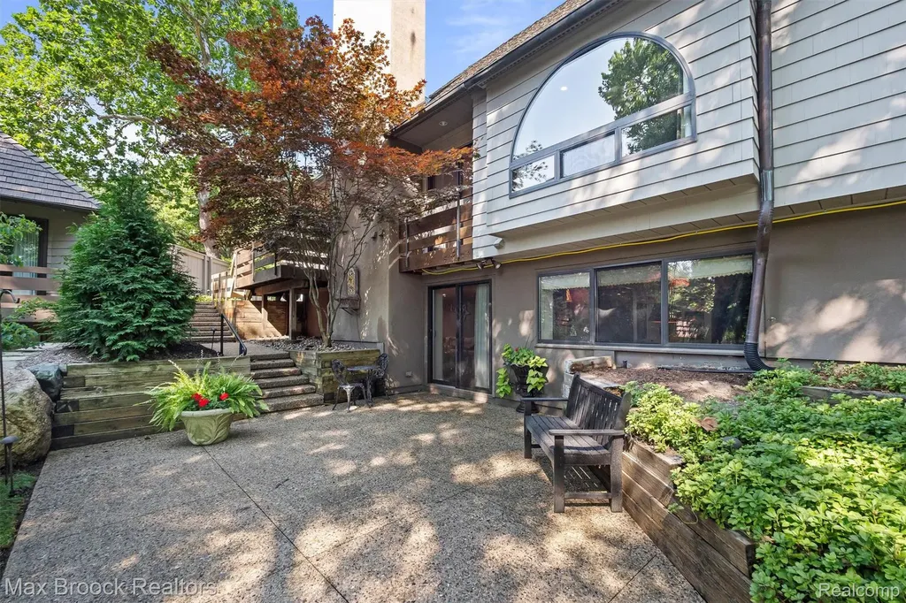 969 Bloomfield Woods Bloomfield Hills City MI 48304