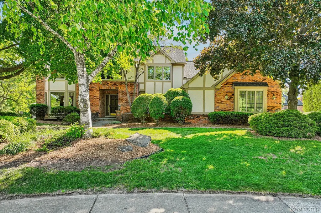 4523 Rivers Edge Drive Troy City MI 48098