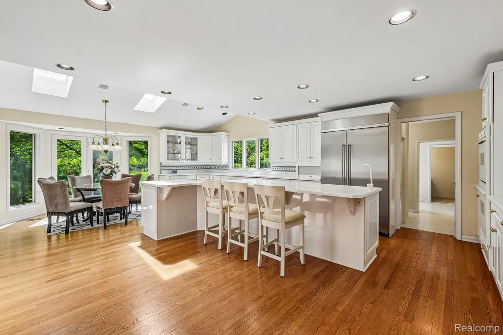 4523 Rivers Edge Drive Troy City MI 48098
