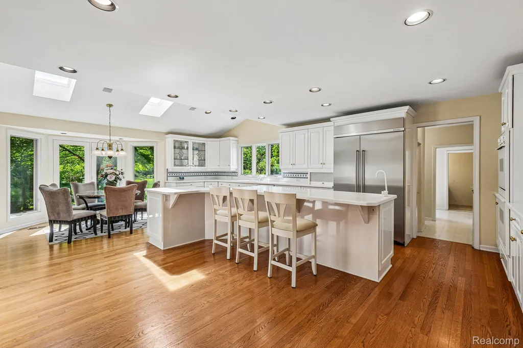 4523 Rivers Edge Drive Troy City MI 48098