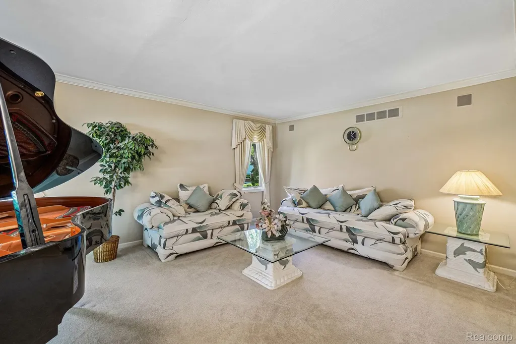4523 Rivers Edge Drive Troy City MI 48098