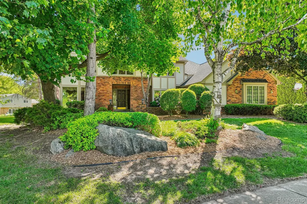 4523 Rivers Edge Drive Troy City MI 48098