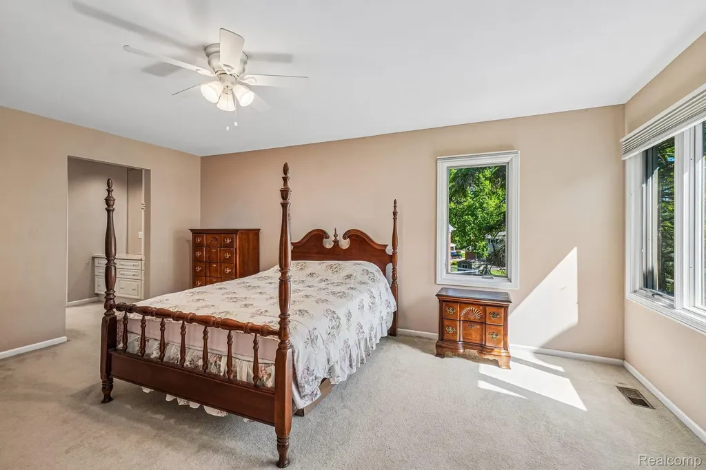 4523 Rivers Edge Drive Troy City MI 48098