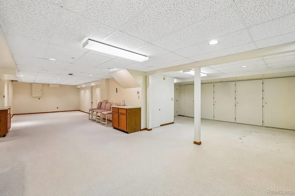 4523 Rivers Edge Drive Troy City MI 48098