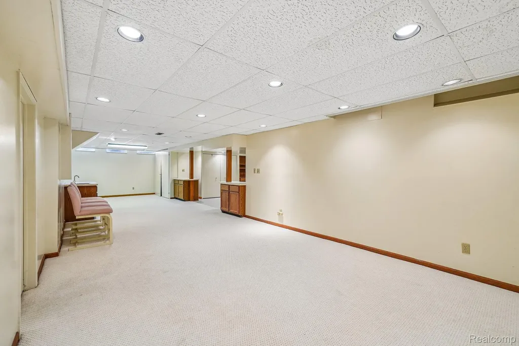 4523 Rivers Edge Drive Troy City MI 48098