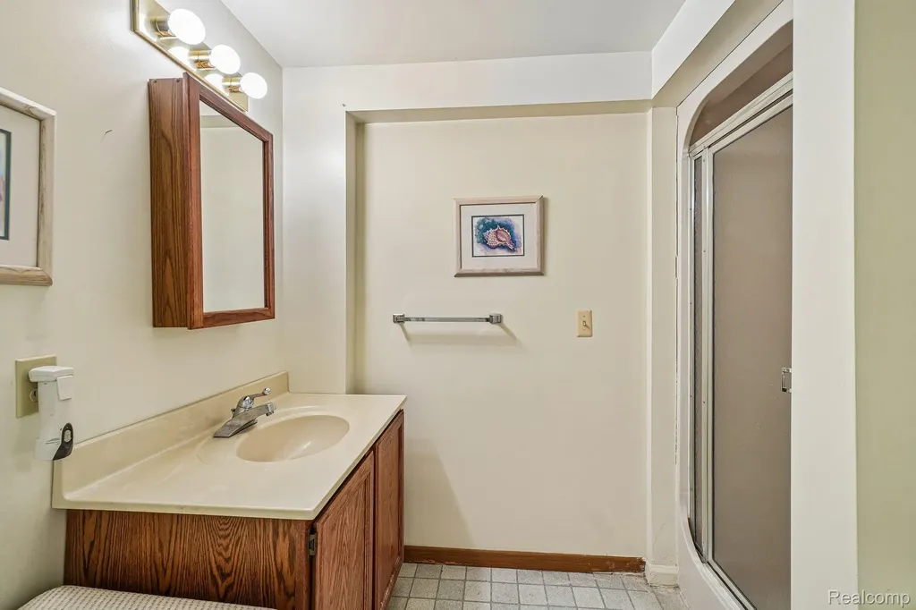 4523 Rivers Edge Drive Troy City MI 48098
