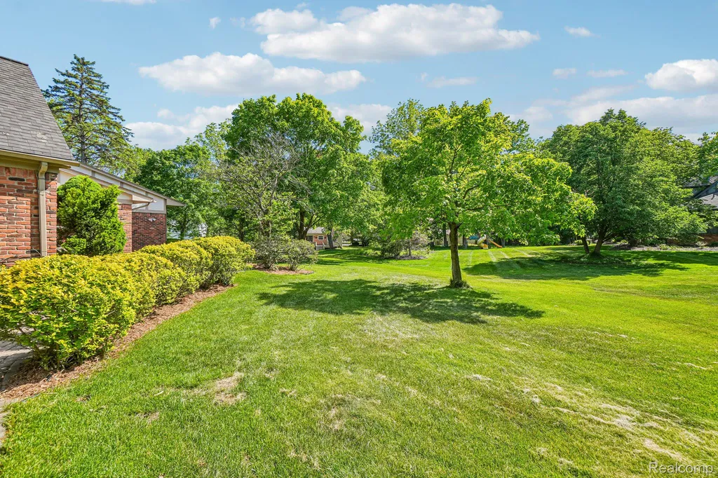 4523 Rivers Edge Drive Troy City MI 48098