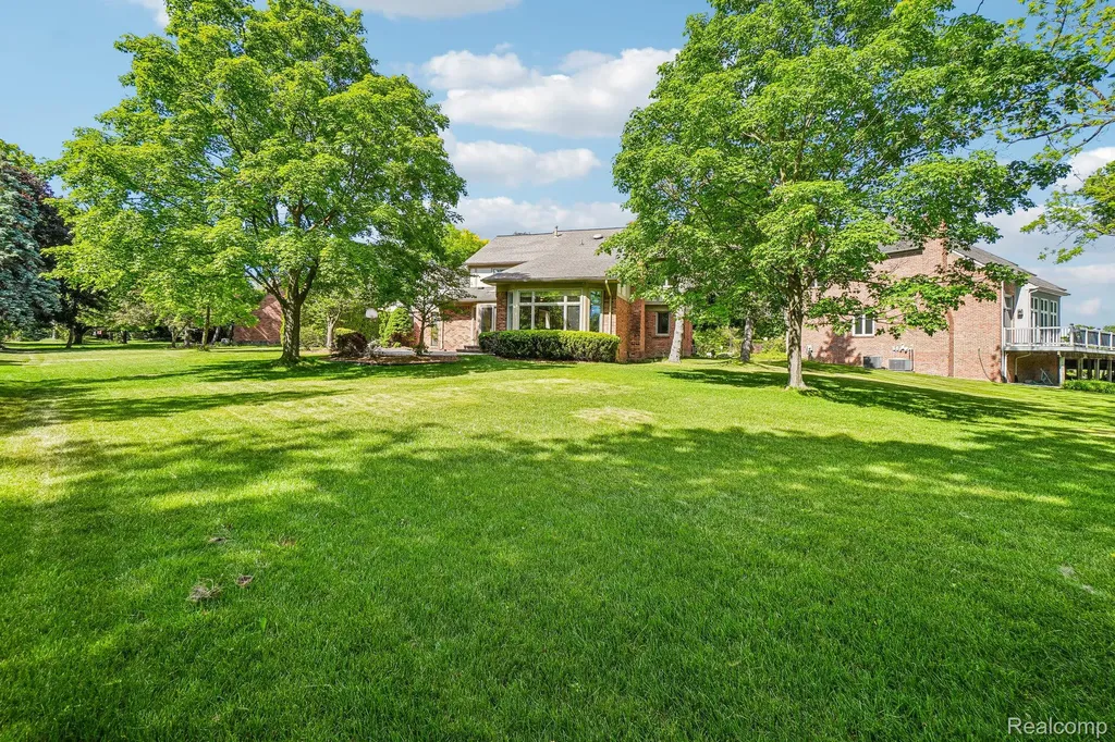 4523 Rivers Edge Drive Troy City MI 48098