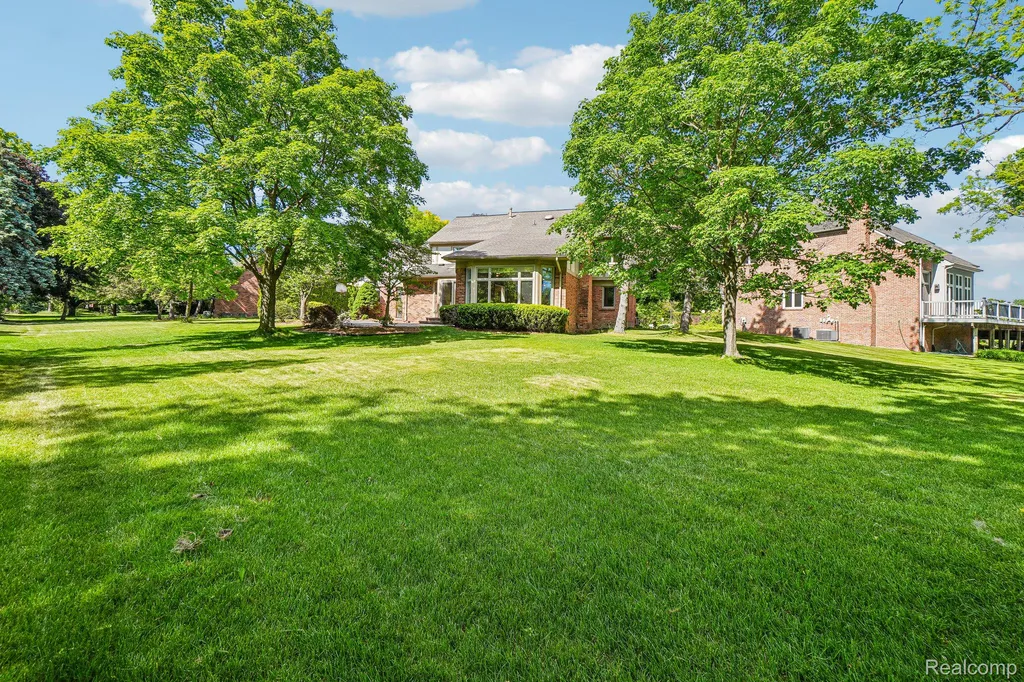 4523 Rivers Edge Drive Troy City MI 48098