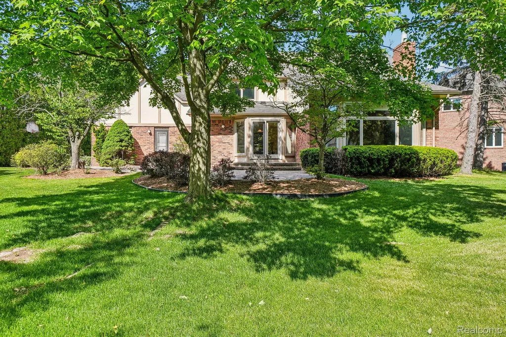4523 Rivers Edge Drive Troy City MI 48098