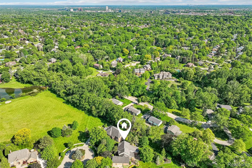 4523 Rivers Edge Drive Troy City MI 48098