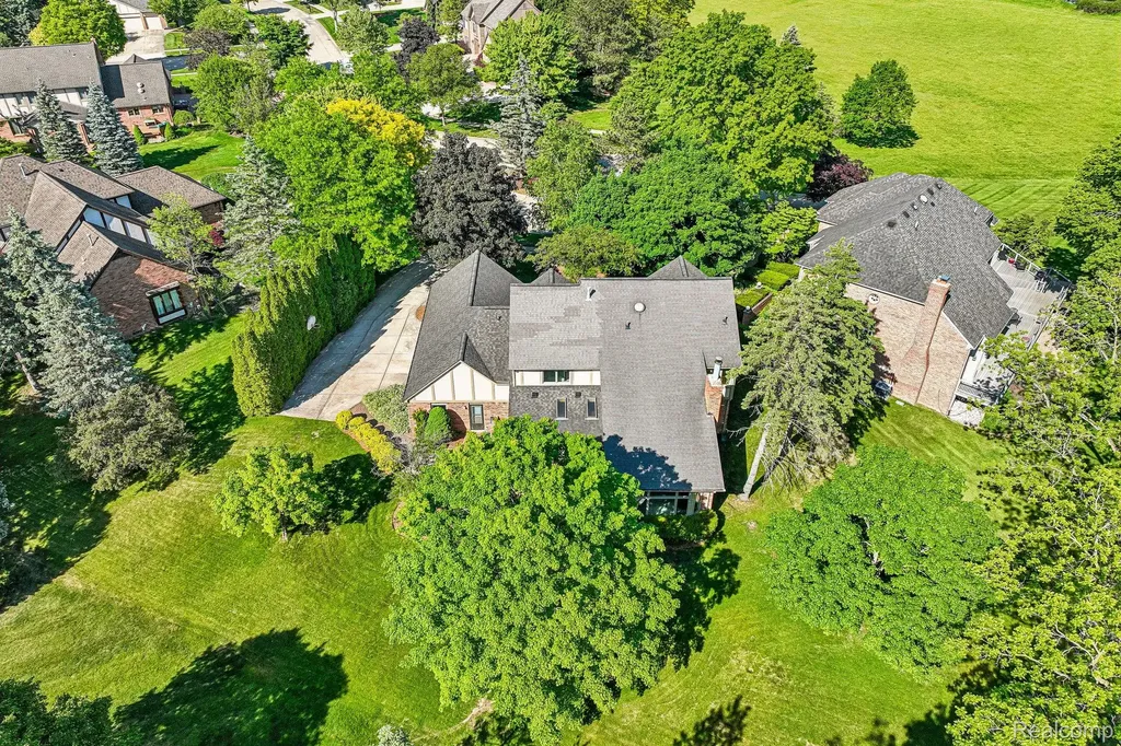 4523 Rivers Edge Drive Troy City MI 48098