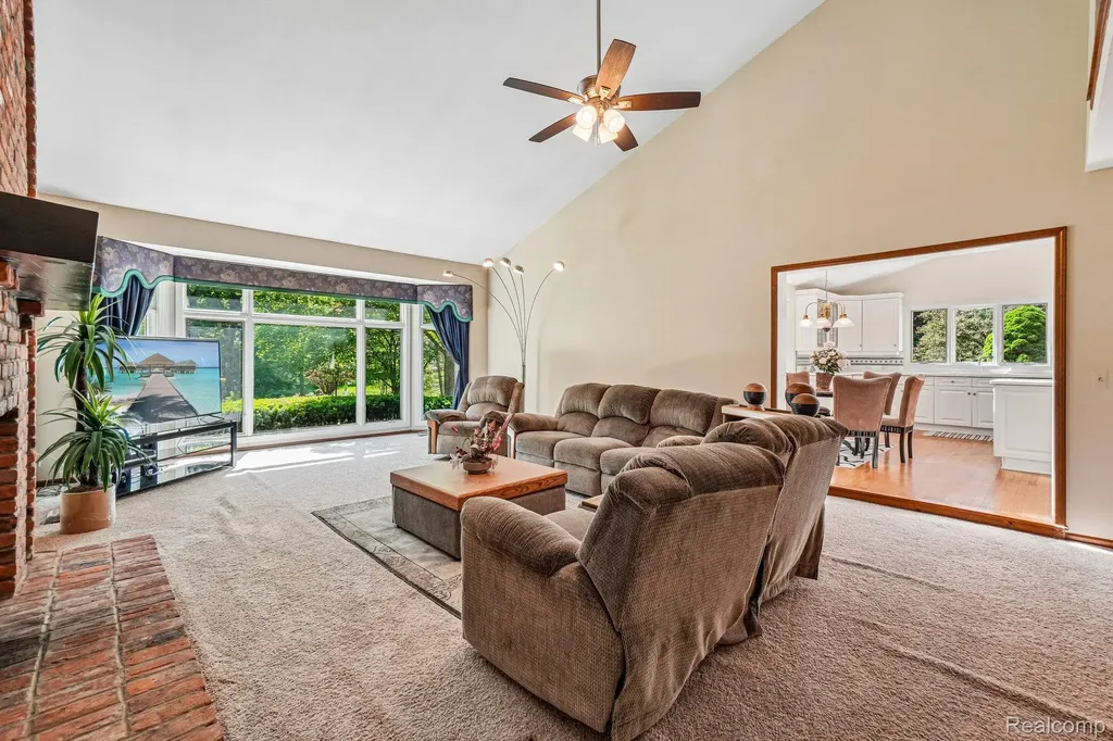 4523 Rivers Edge Drive Troy City MI 48098