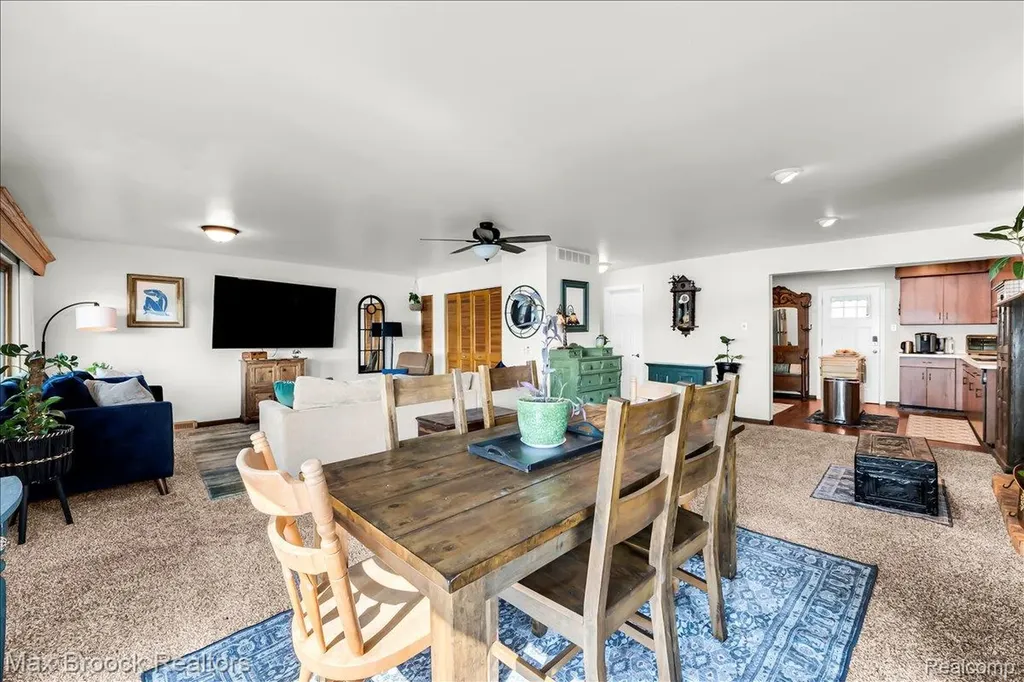 8860 Rushside Drive Hamburg Township MI 48169