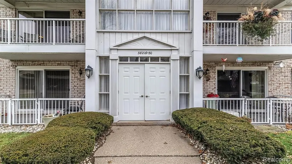 38226 Ann Arbor Trail Livonia City MI 48150