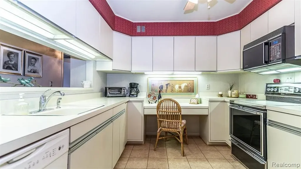 38226 Ann Arbor Trail Livonia City MI 48150