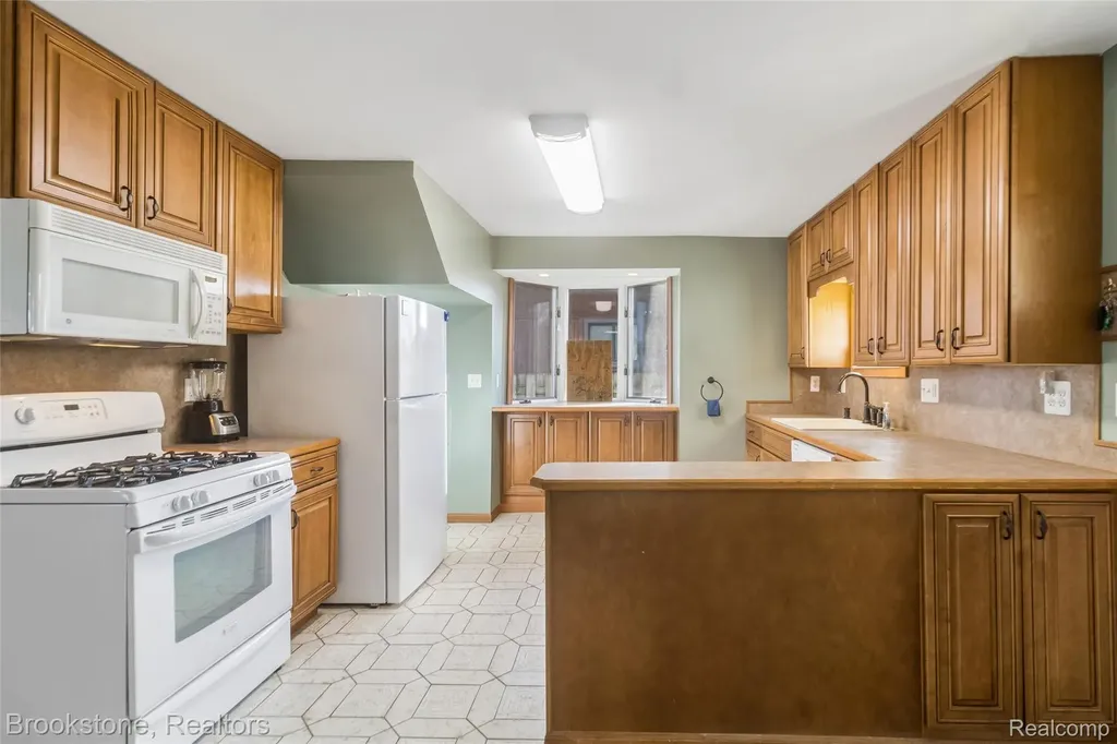 2230 Elm Street Algonac City MI 48001