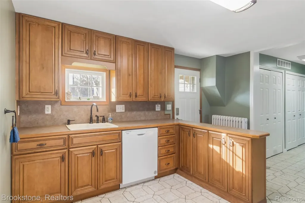 2230 Elm Street Algonac City MI 48001