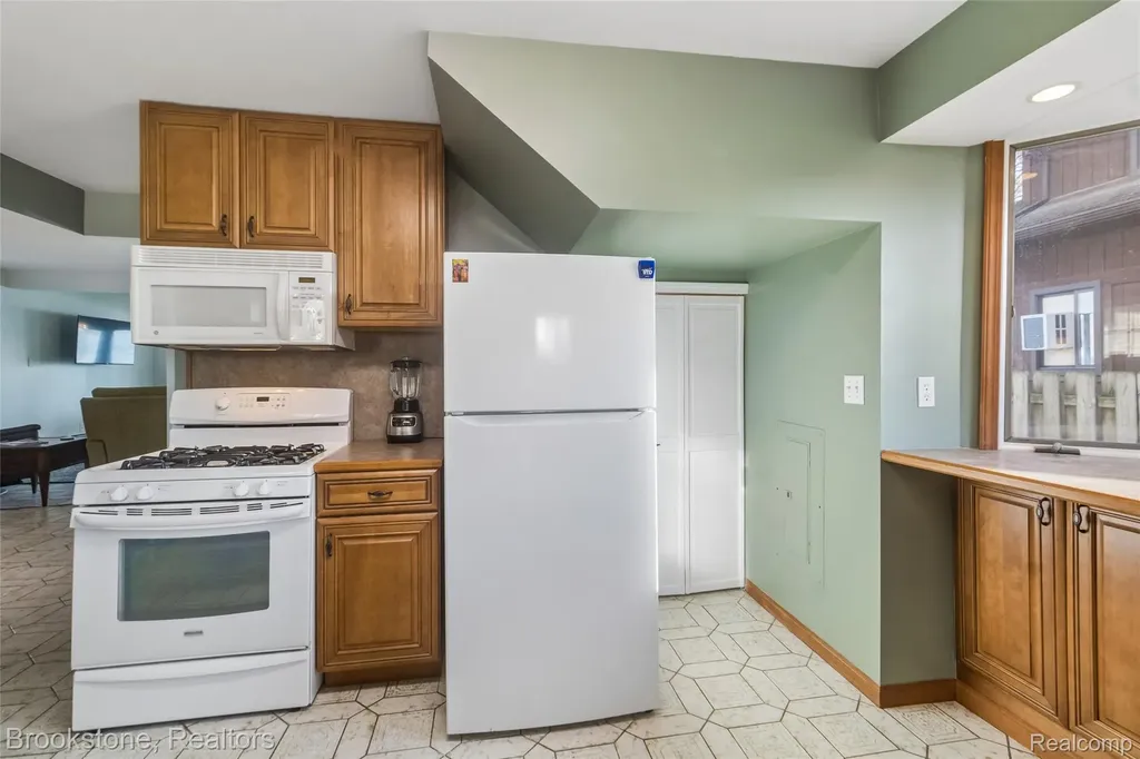 2230 Elm Street Algonac City MI 48001