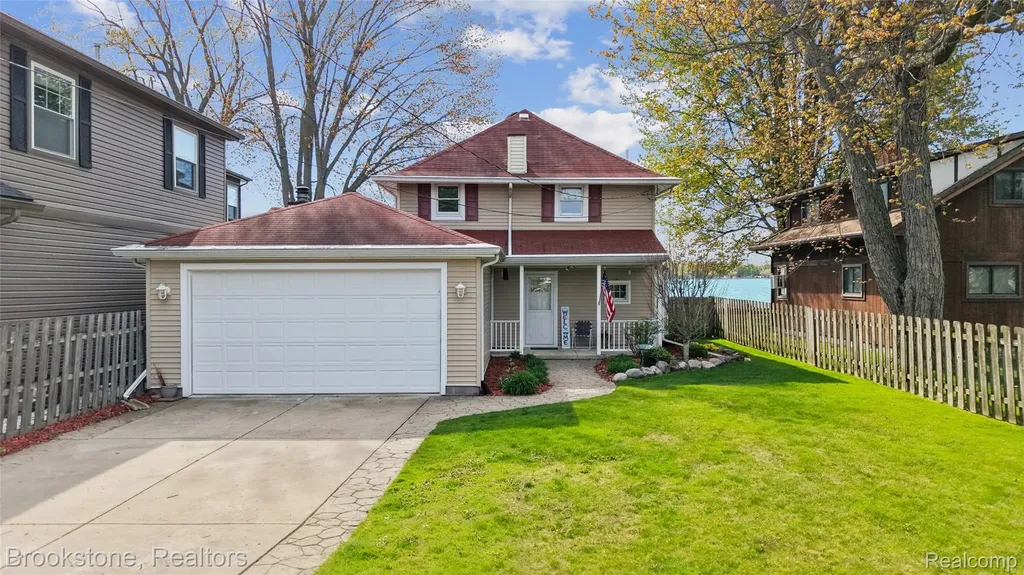 2230 Elm Street Algonac City MI 48001