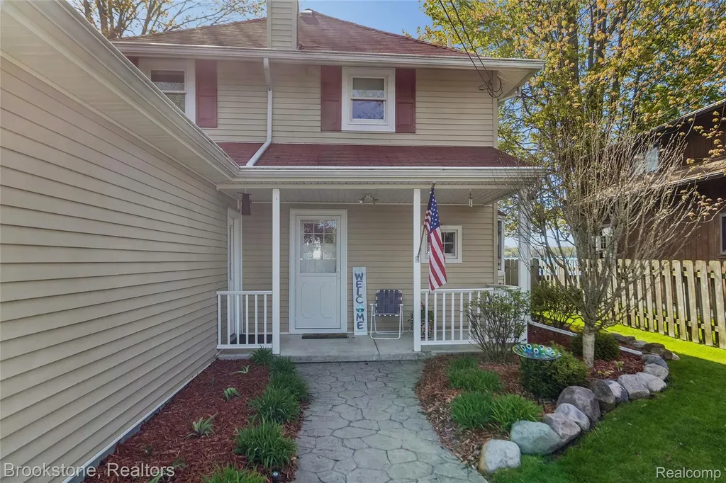 2230 Elm Street Algonac City MI 48001