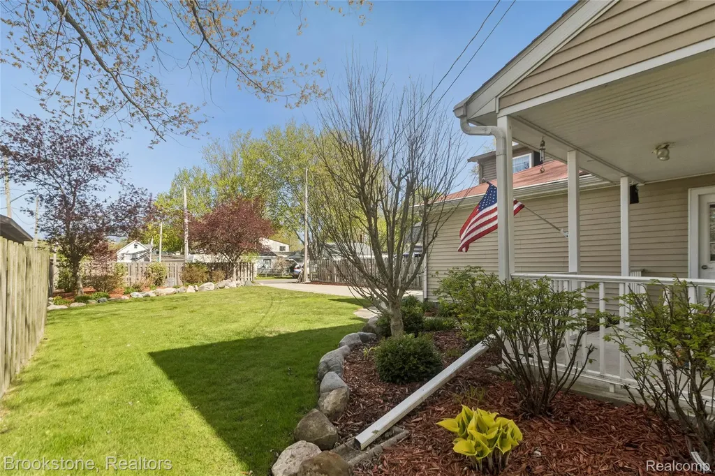 2230 Elm Street Algonac City MI 48001