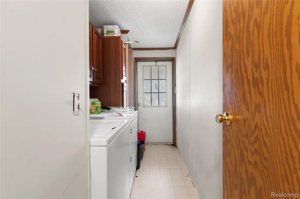 351 North Squirrel Road Auburn Hills City MI 48326