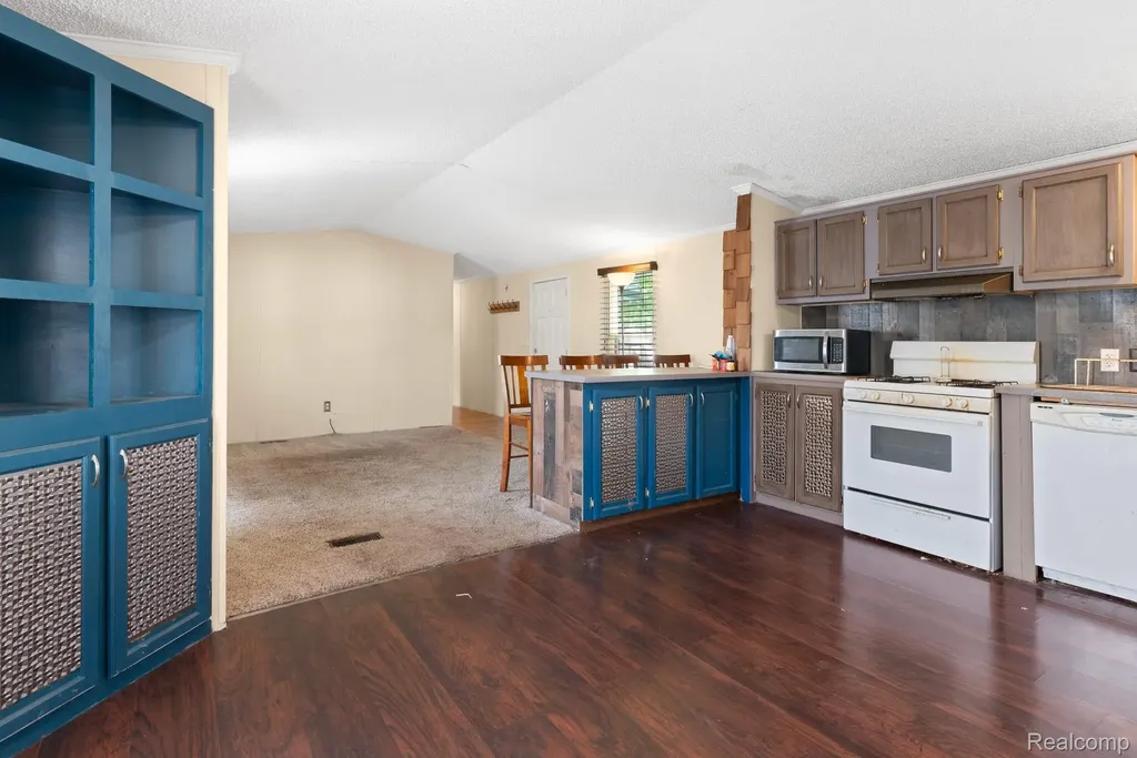 351 North Squirrel Road Auburn Hills City MI 48326