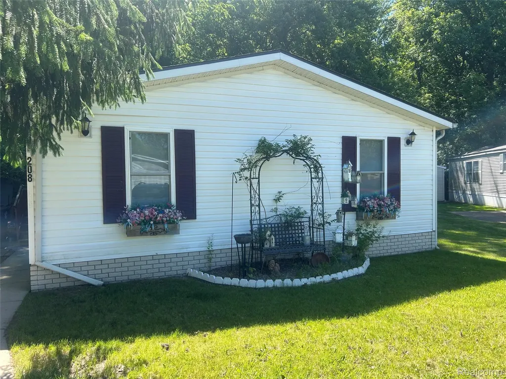 351 North Squirrel Road Auburn Hills City MI 48326