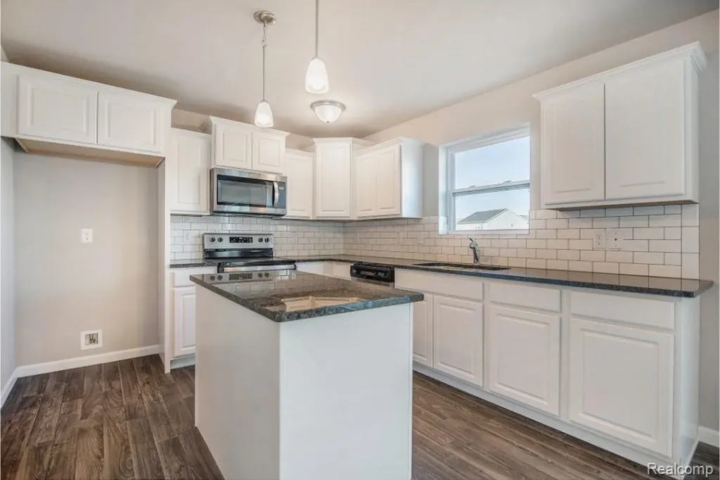 2112 Stillwater Drive Davison Township MI 48423