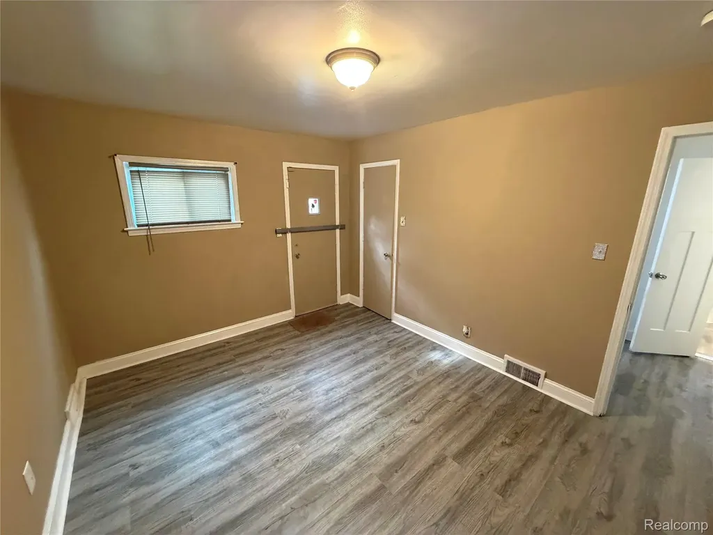 14333 Grandville Avenue Detroit City MI 48223