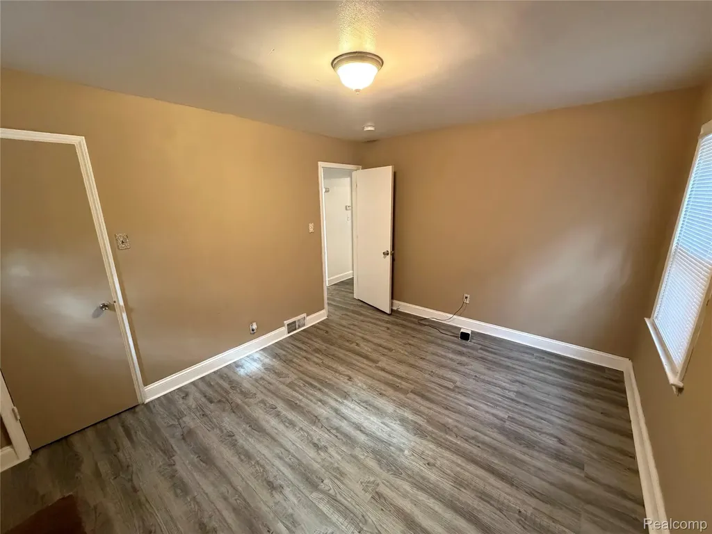 14333 Grandville Avenue Detroit City MI 48223