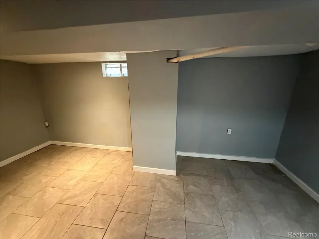 14333 Grandville Avenue Detroit City MI 48223